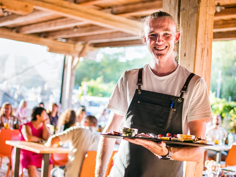Číšník / Barman